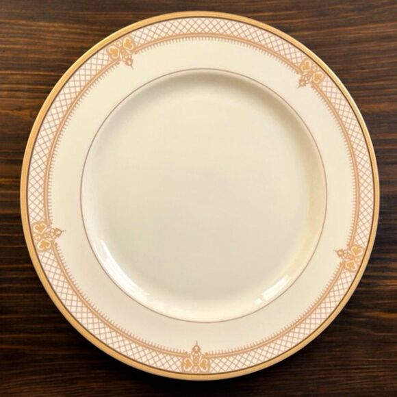 Vintage Mikasa Japan Fine China Regal Court Gold Lattice 12” Round Chop Platter - Picture 2 of 15